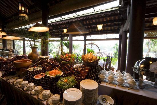 Fullmoon Town Restaurant & Bar